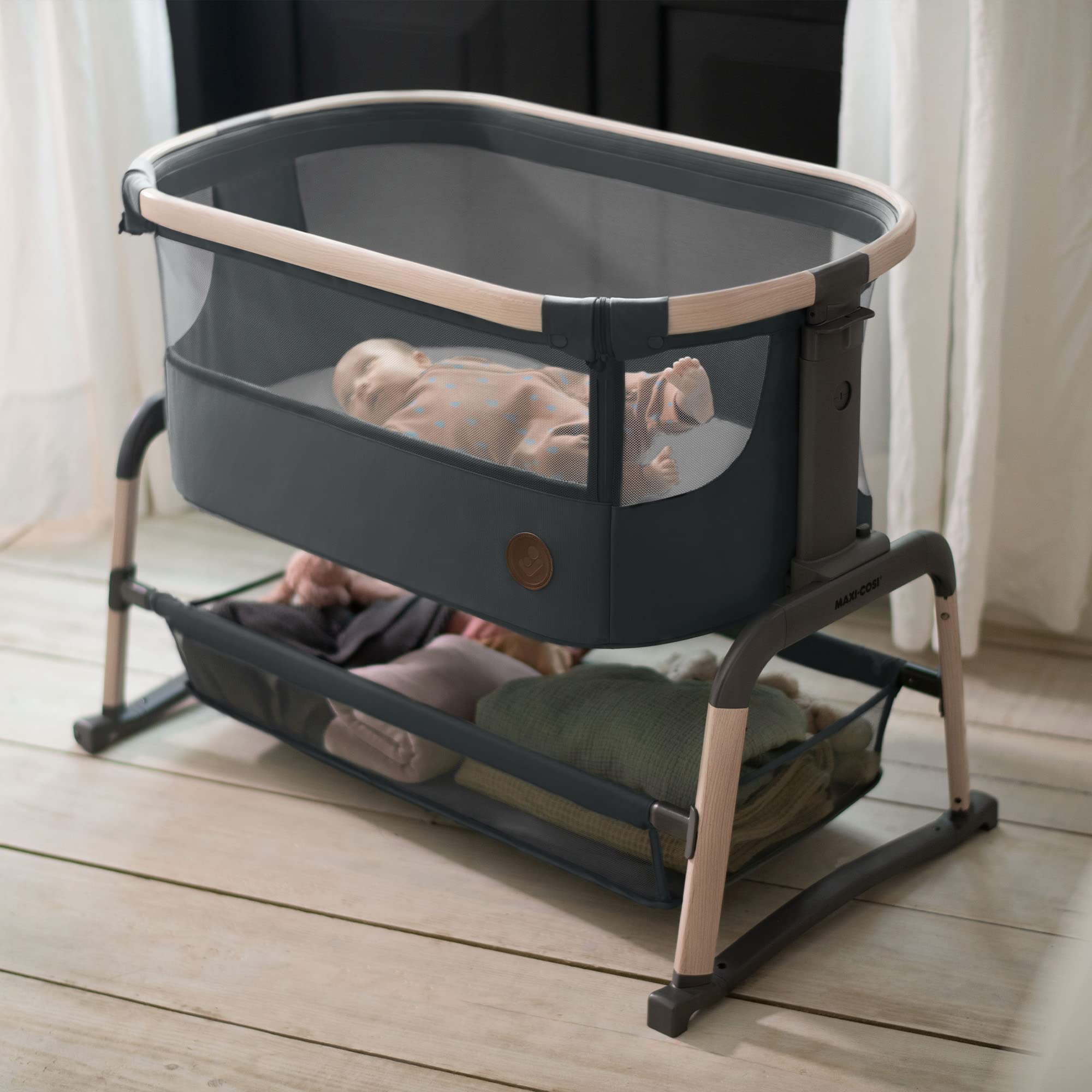 Maxi-Cosi Iora Air Co Sleeper Crib, All-Round Mesh Baby Bedside Crib, 0–6 Months (9 kg), Rocking Mode, 4 Incline & 5 Height Positions, Easy Slide, Easy to Carry, Eco Care, 2 Wheels, Beyond Graphite