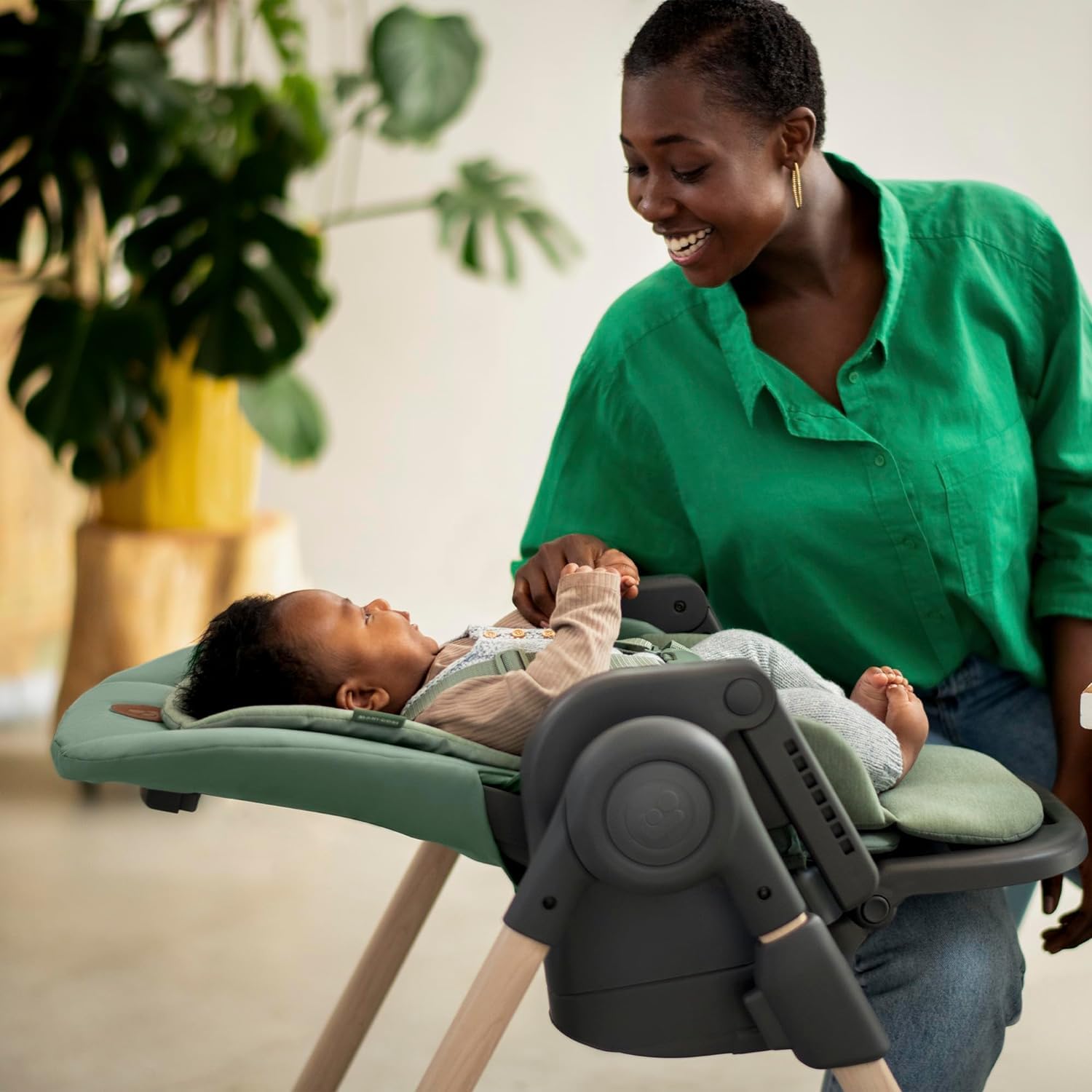 Maxi-Cosi Minla Evolutive Highchair, 0–14 Years, up to 60 kg, Baby High Chair, 9 Height Options, 5 Recline and 4 Tray Positions, Compact Fold, Adjustable Footrest, Essential Graphite