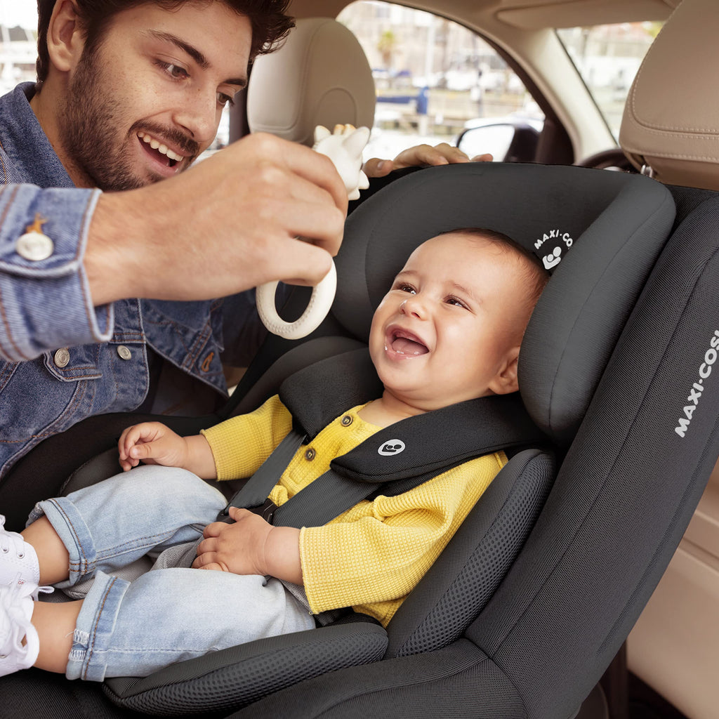 Maxi-Cosi Pearl Pro2 i-Size, Rear Facing R129 Car Seat, 6 months - 4 years, 67 - 105 cm (9-18 kg), Group 1 Car Seat, 4 Recline Positions, Extra Padded Cushion, Easy-in Harness, Authentic Black